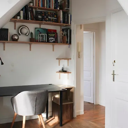 Bright Parisian Escape With Breathtaking Views *