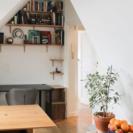 Bright Parisian Escape With Breathtaking Views *