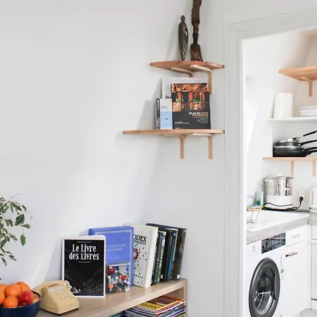Bright Parisian Escape With Breathtaking Views *