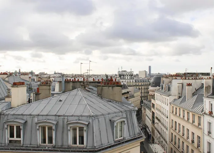 Bright Parisian Escape With Breathtaking Views * Paris